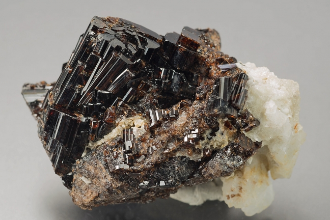 Vesuvianite (Idocrase) Vesuvianite (Idocrase)