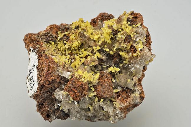 Mimetite and Hemimorphite