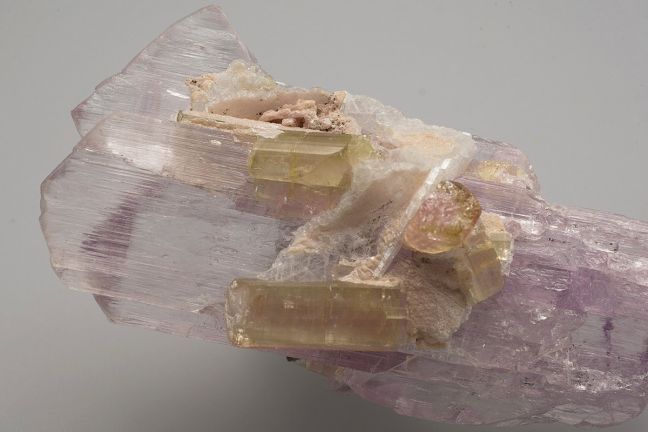 Spodumene (Kunzite) and Elbaite