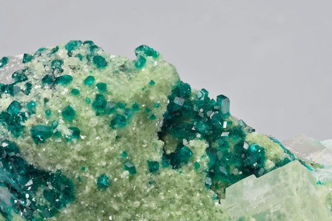 Duftite, Dioptase and Calcite