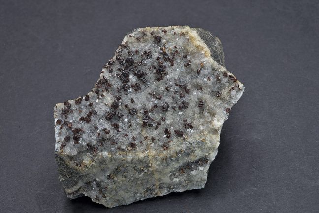 Sphalerite on Fluorite Sphalerite on Fluorite