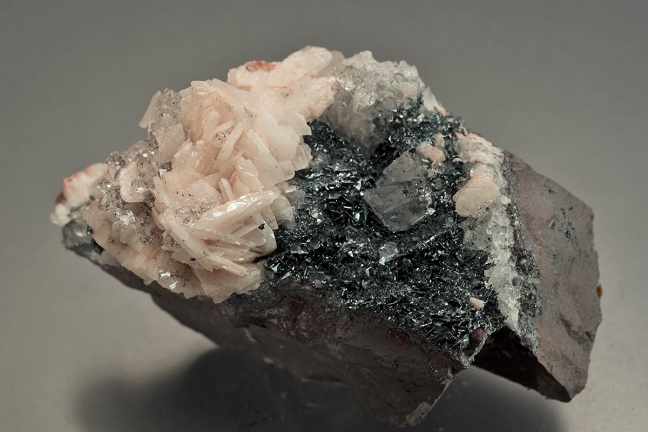 Barite and quartz on specularite (Var. of hematite)