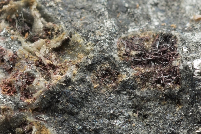 Kermesite on Stibnite