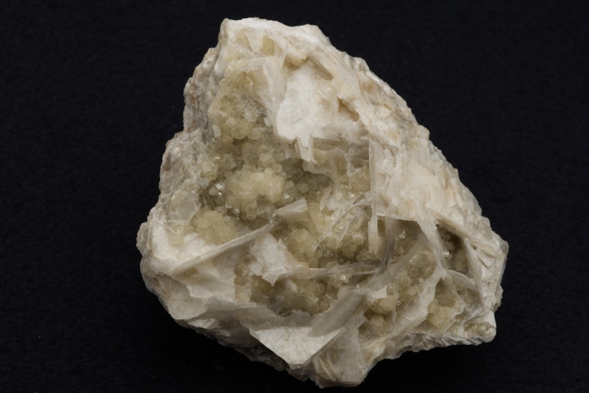 Brewsterite-(Sr) & Calcite