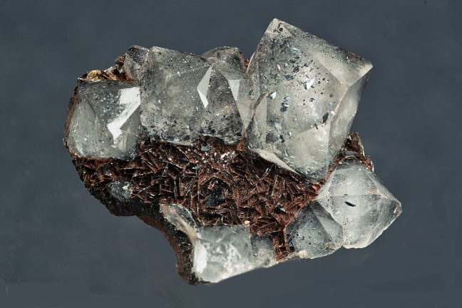 Quartz on Specularite (Var.of Hematite) Quartz on Specularite (Var.of Hematite)