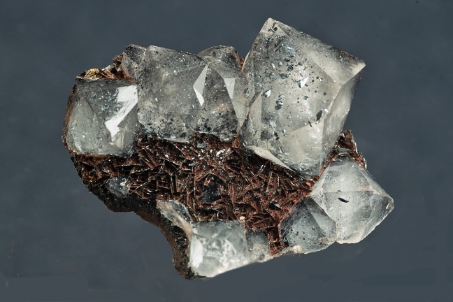 Quartz on Specularite (Var.of Hematite)