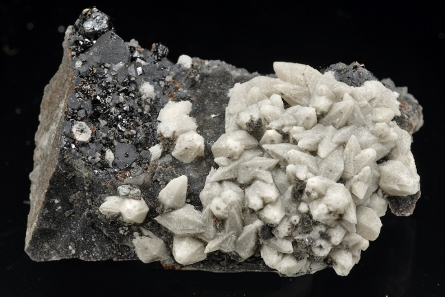 Barite pseudomorph after Alstonite