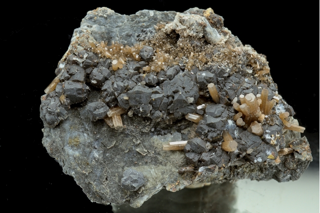 Pyromorphite & Sphalerite