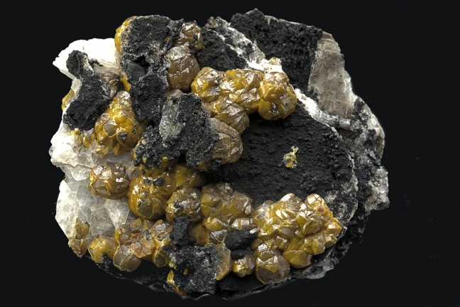 Mimetite var. Campylite