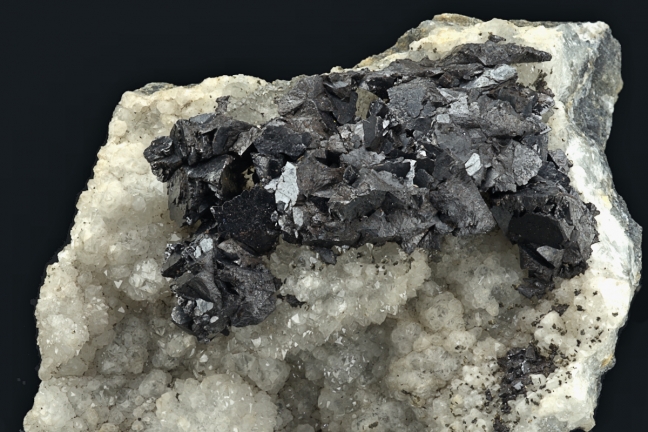 Sphalerite on Quartz