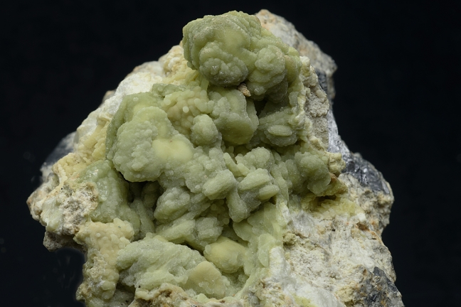 Phosphohedyphane pseudomorphing Hydrocerussite