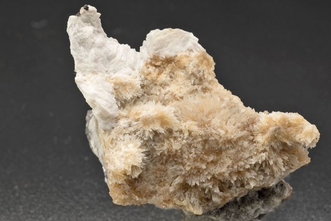 Strontianite Strontianite