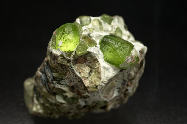 Peridot (Forsterite) Peridot (Forsterite)