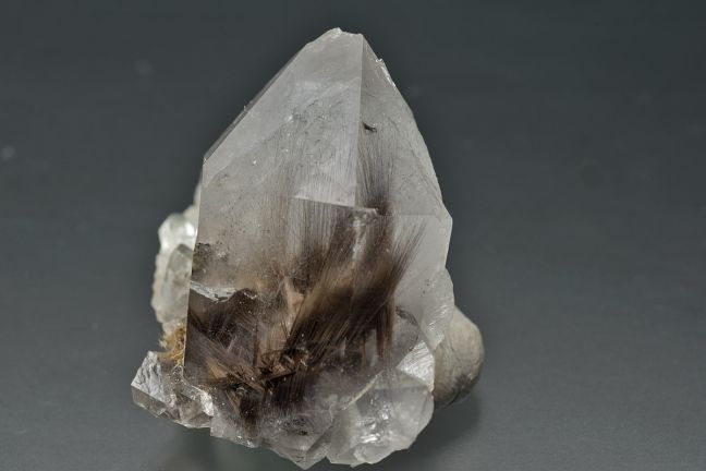 Quartz with Brookite inclusions Quartz with Brookite inclusions