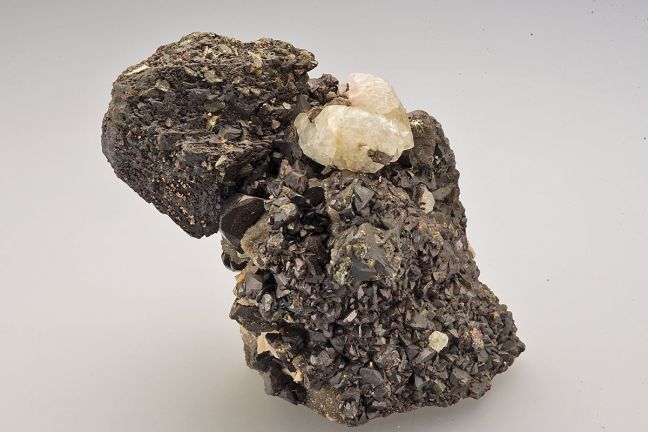 Sphalerite, Chalcopyrite & Calcite Sphalerite, Chalcopyrite & Calcite